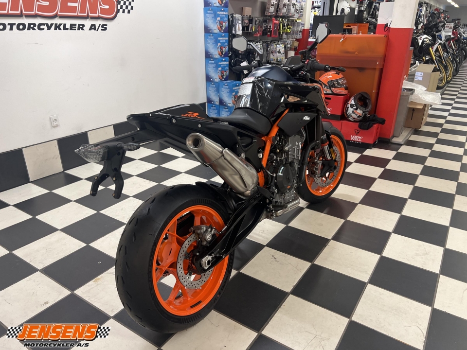 KTM 890 Duke R