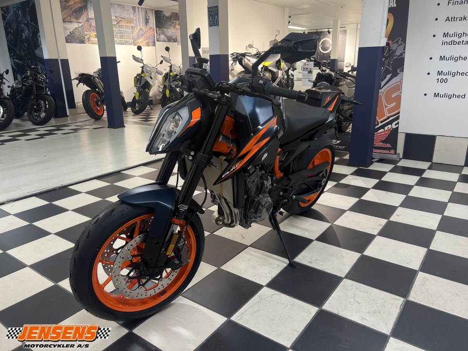 KTM 890 Duke R