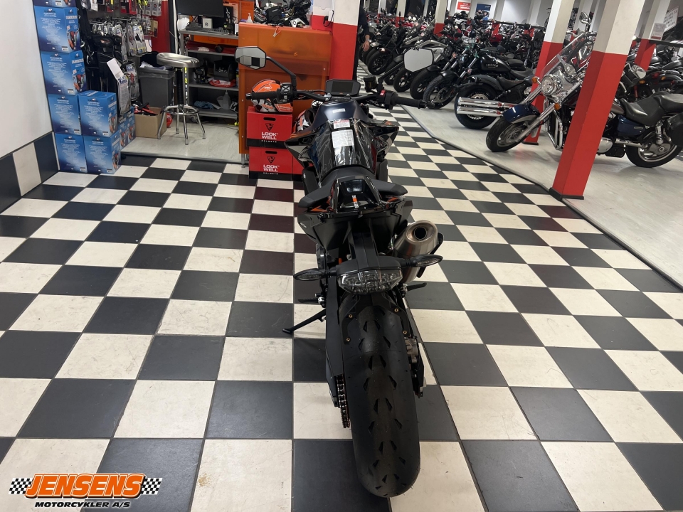 KTM 890 Duke R