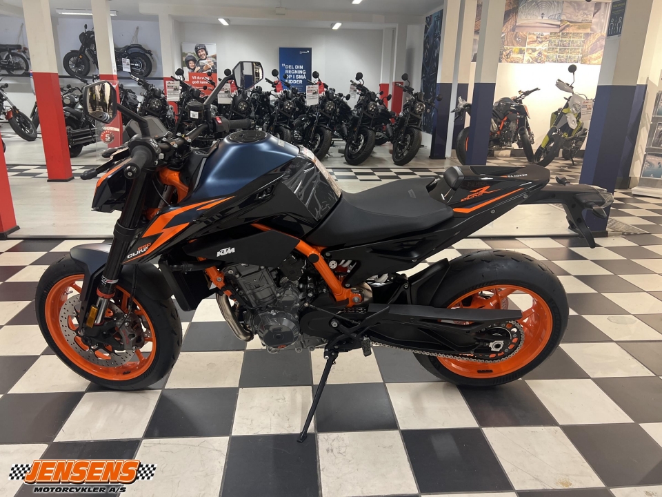 KTM 890 Duke R
