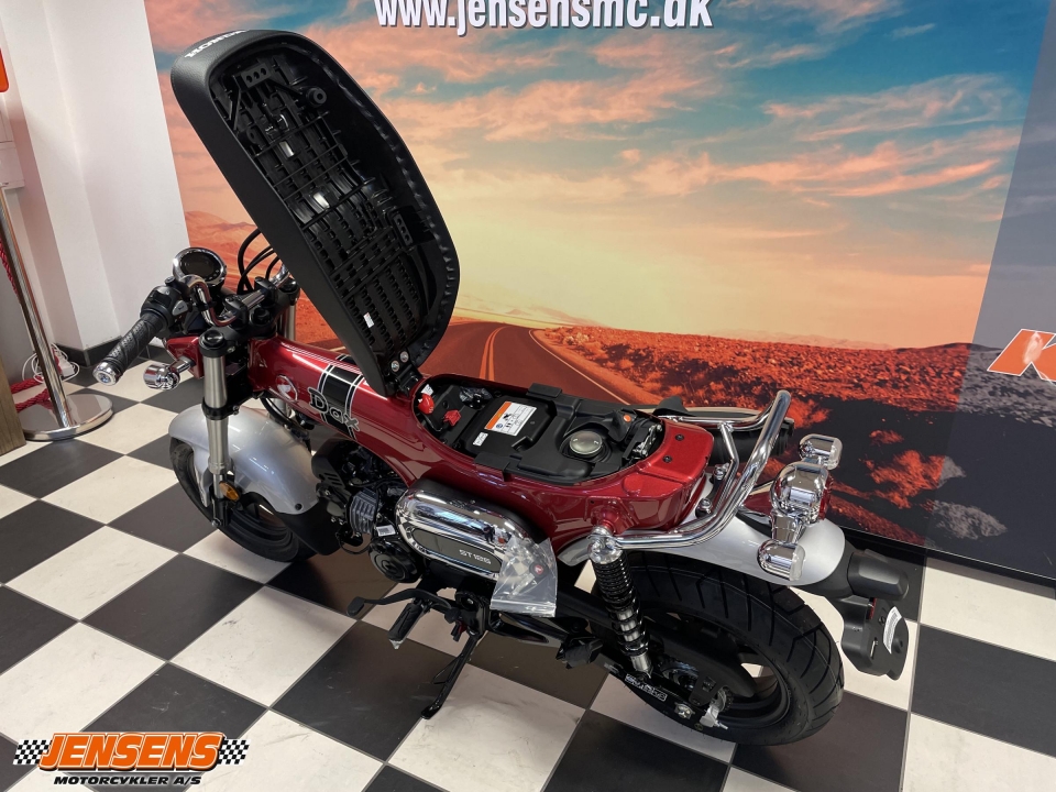 Honda ST 125 Dax