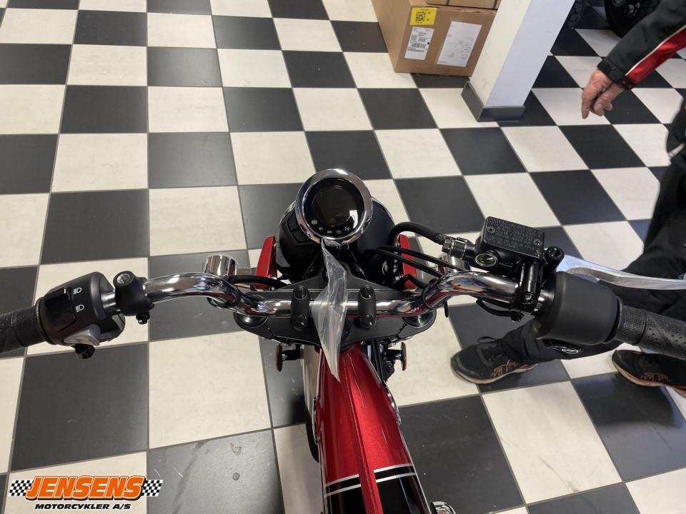 Honda ST 125 Dax