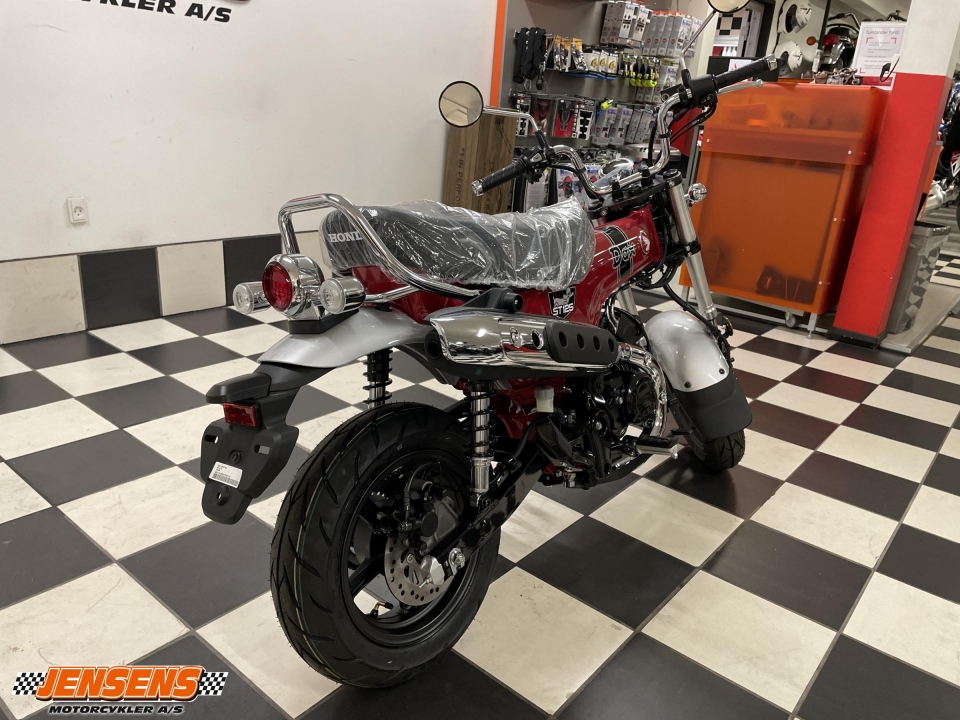 Honda ST 125 Dax