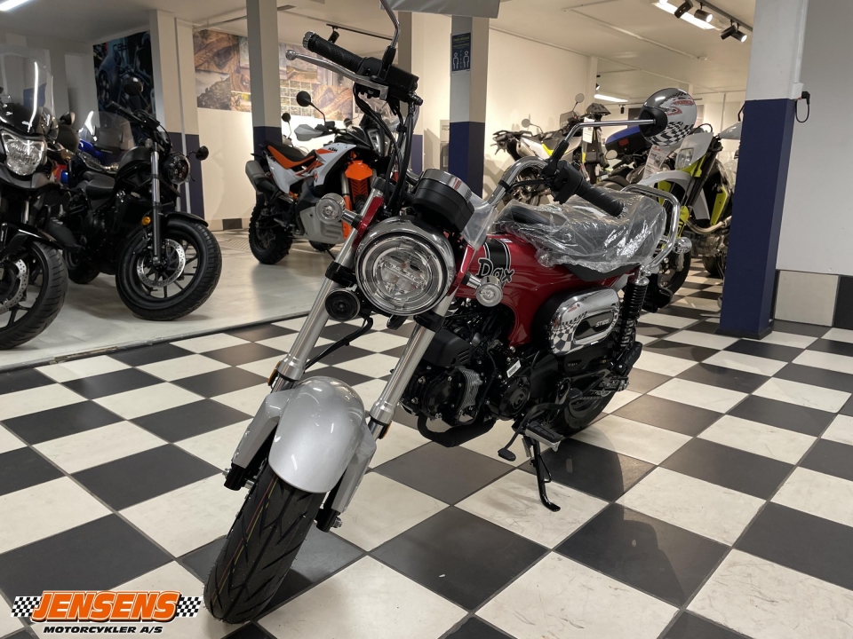 Honda ST 125 Dax