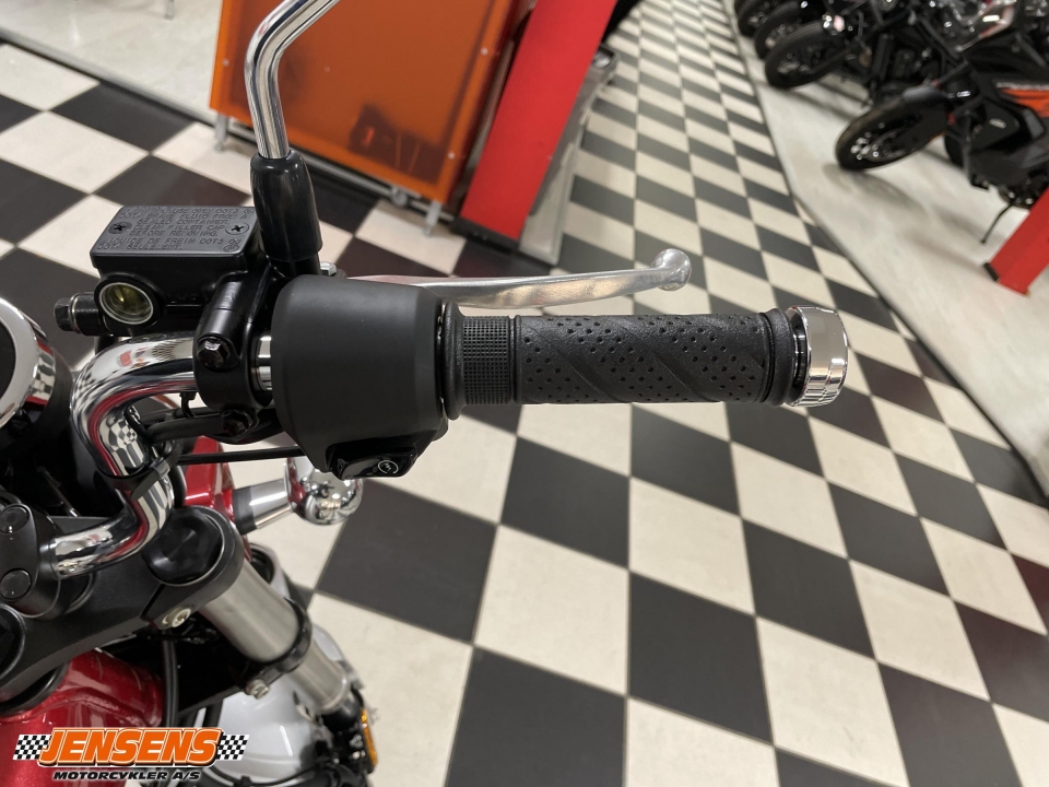 Honda ST 125 Dax