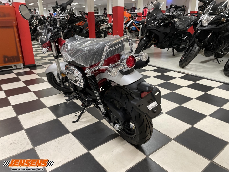 Honda ST 125 Dax