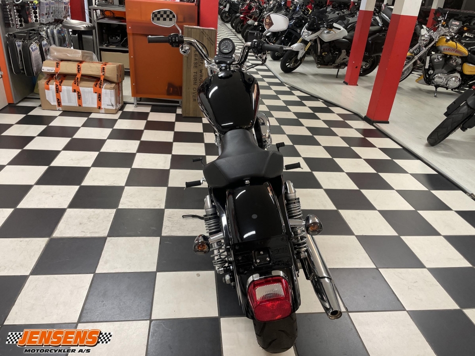 Harley-Davidson XL883C Sportster Custom
