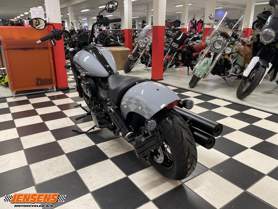 Indian Chief Bobber Dark Horse