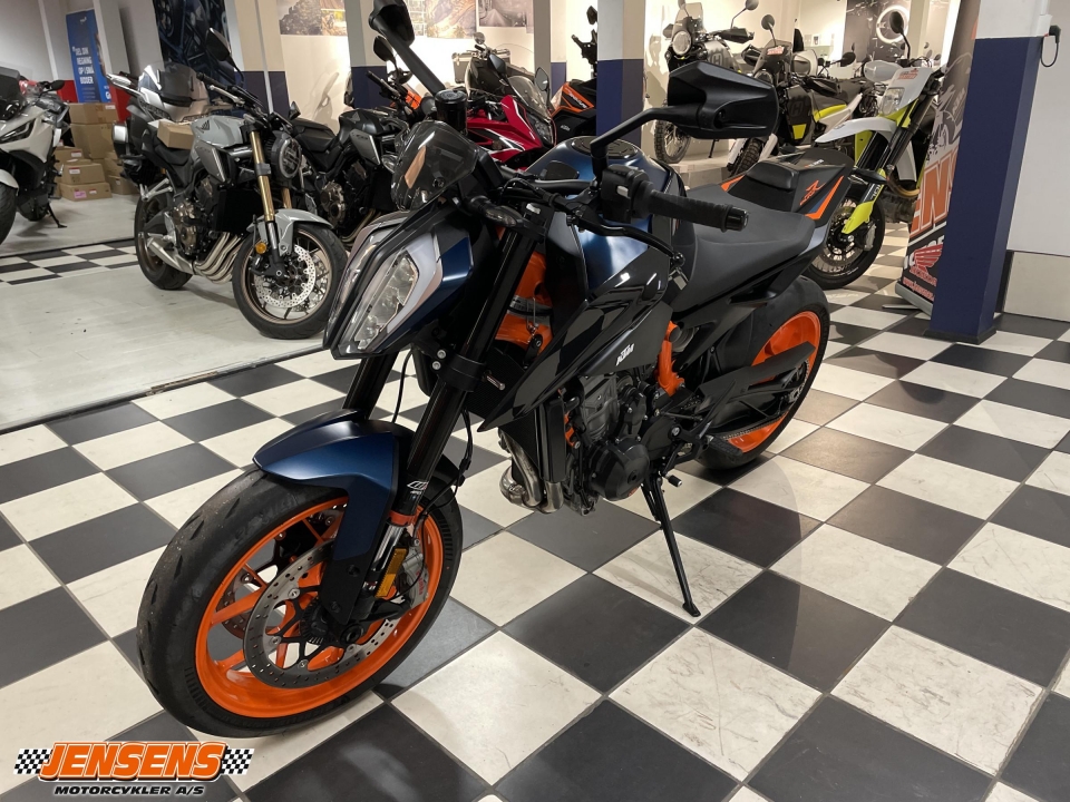 KTM 890 Duke R