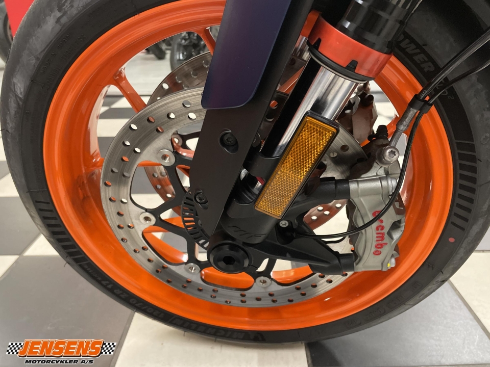 KTM 890 Duke R
