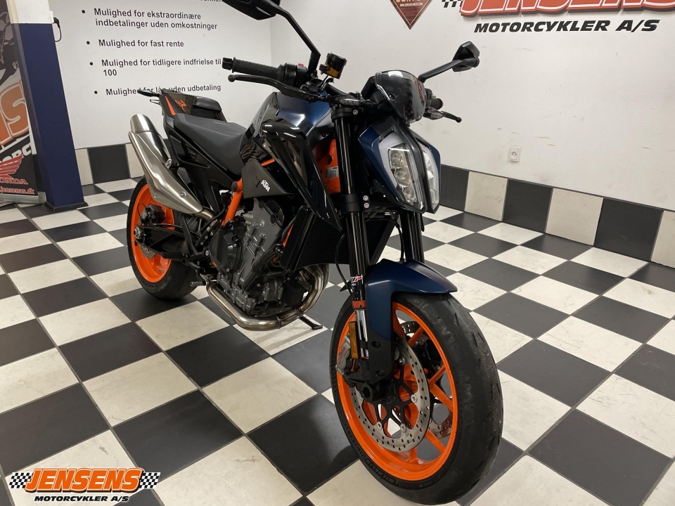 KTM 890 Duke R