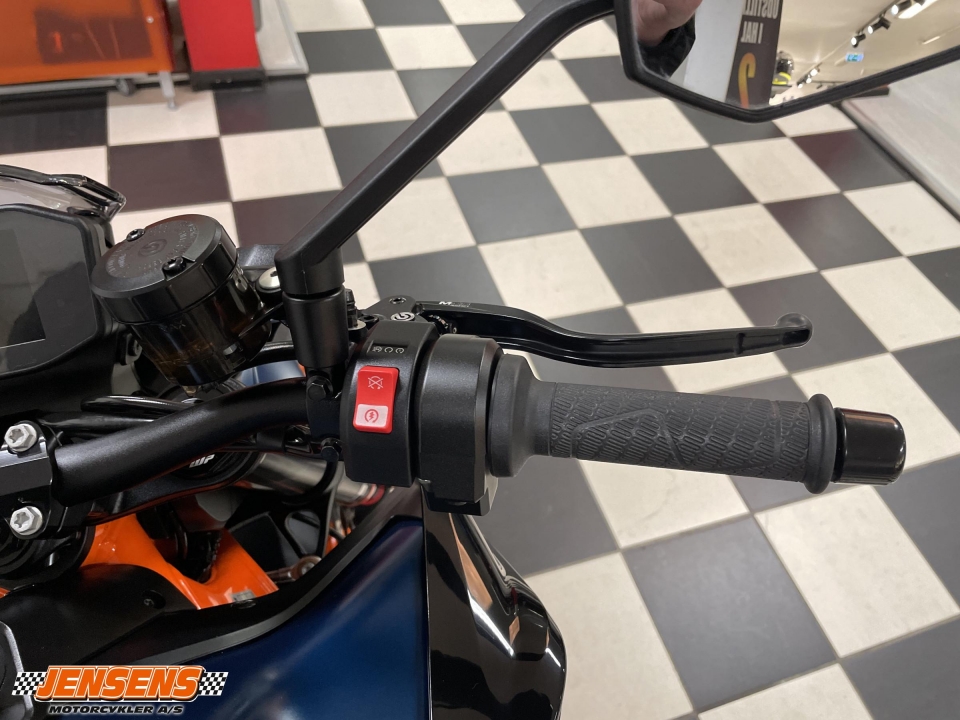 KTM 890 Duke R
