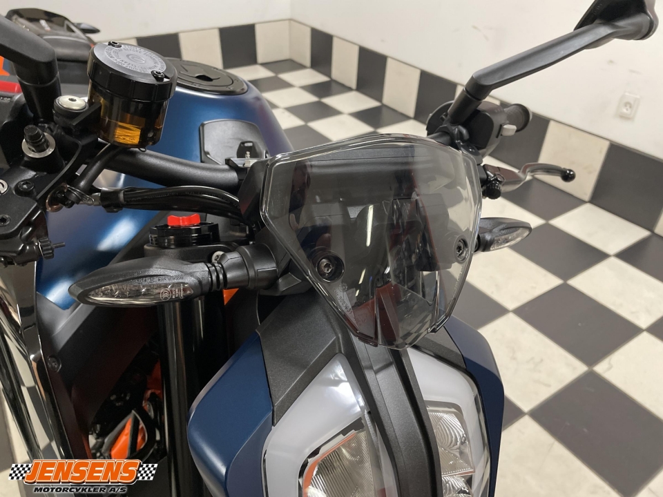 KTM 890 Duke R