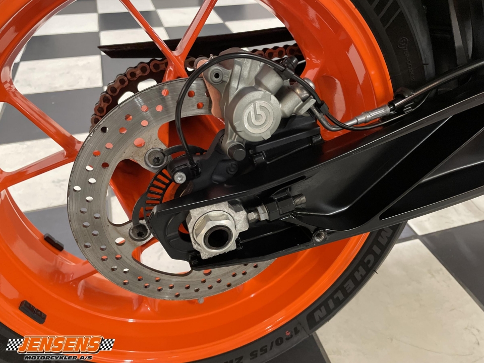 KTM 890 Duke R