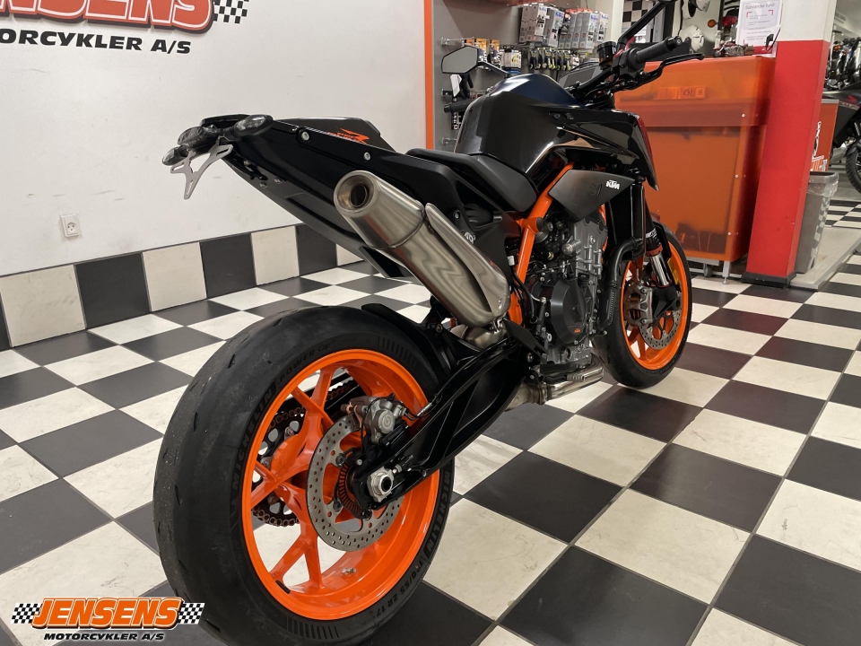 KTM 890 Duke R