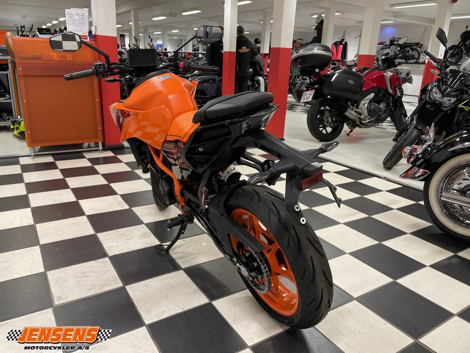 KTM 390 Duke