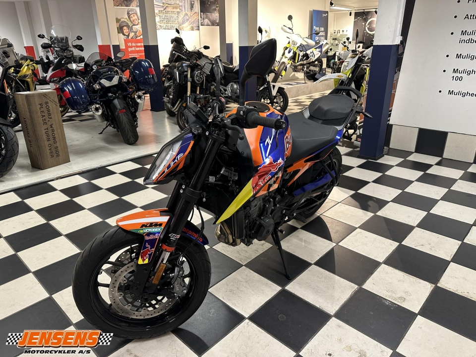 KTM 890 Duke