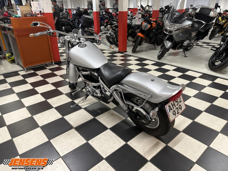 Suzuki VZ 800 Marauder