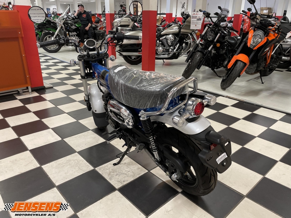 Honda ST 125 Dax