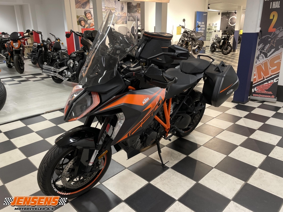 KTM 1290 Super Duke GT