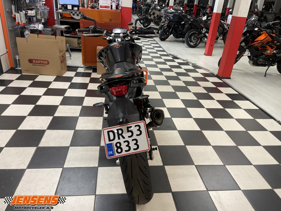 KTM 690 DUKE R