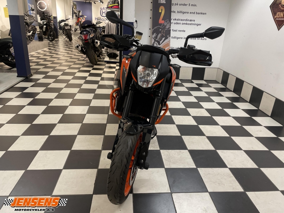 KTM 690 DUKE R