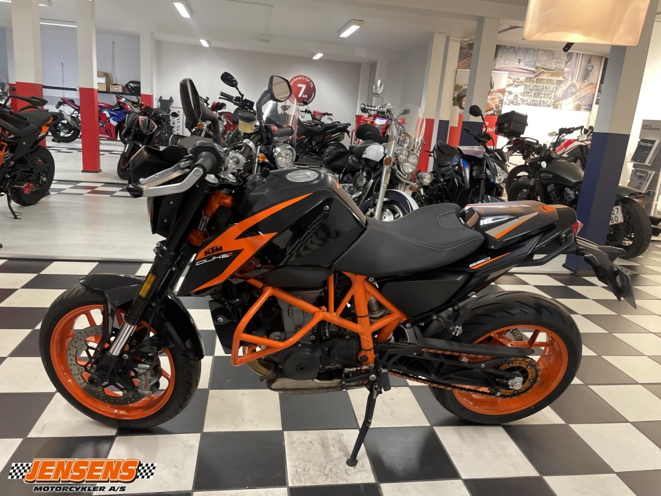 KTM 690 DUKE R