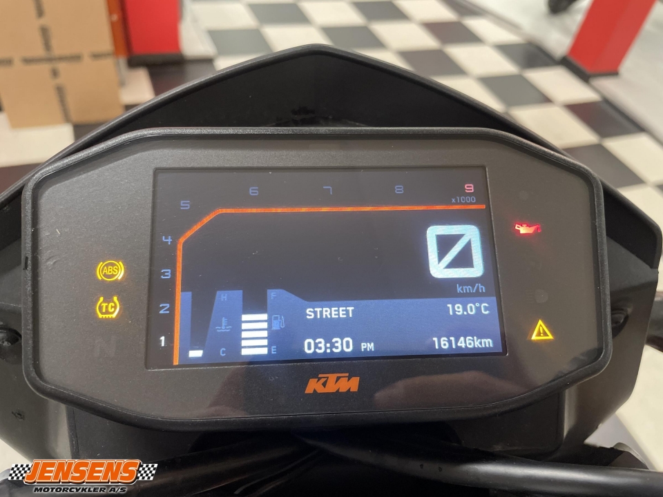 KTM 690 DUKE R