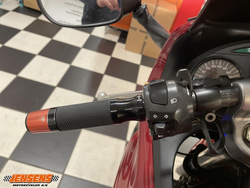 Suzuki GSX 750 F