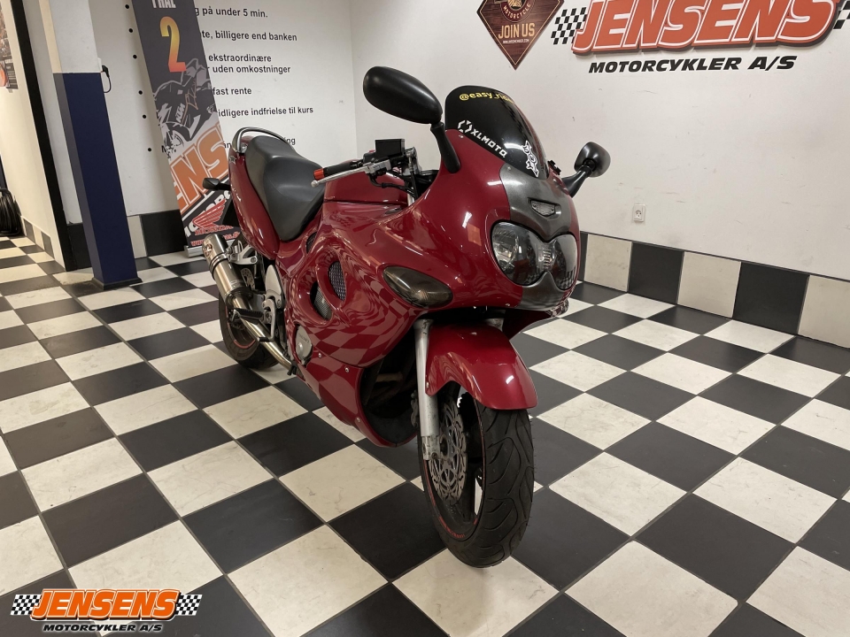 Suzuki GSX 750 F