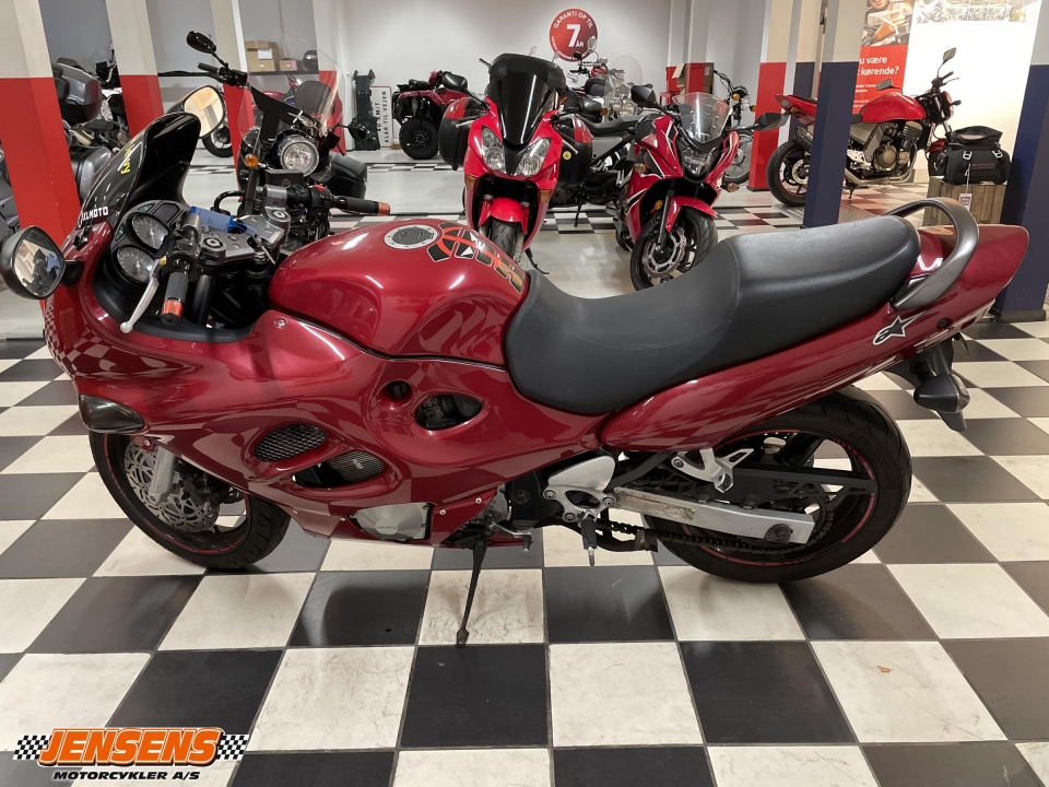 Suzuki GSX 750 F