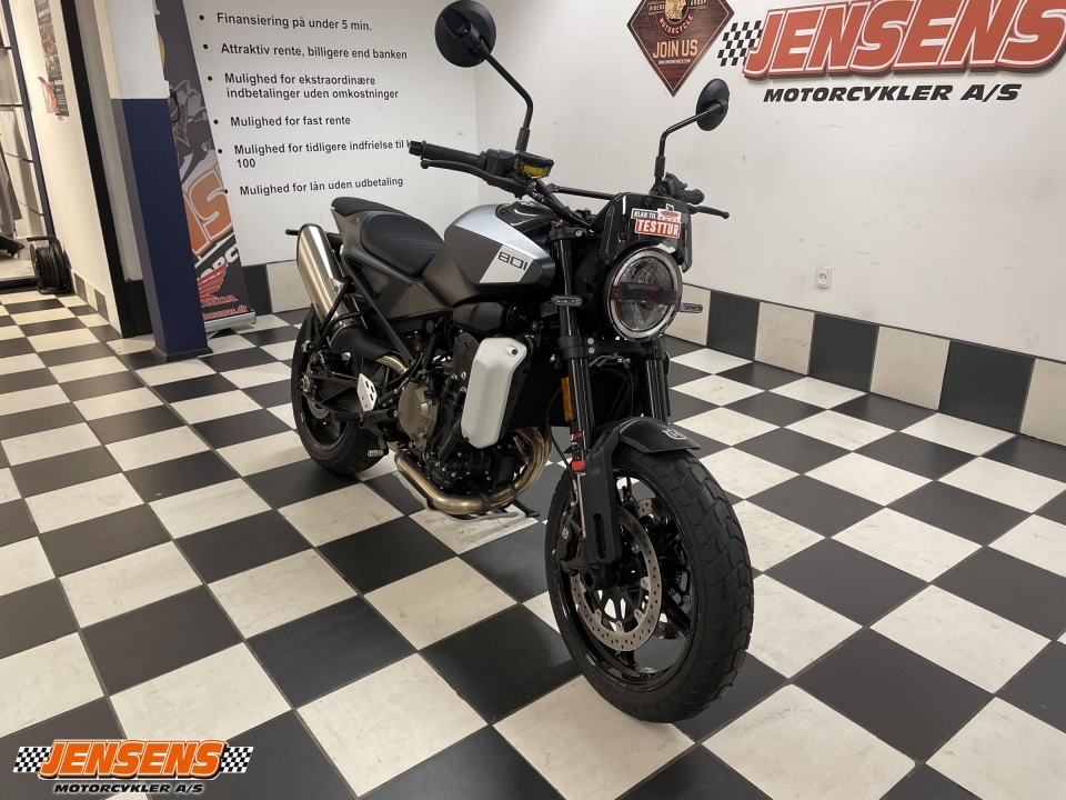 Husqvarna Svartpilen 801