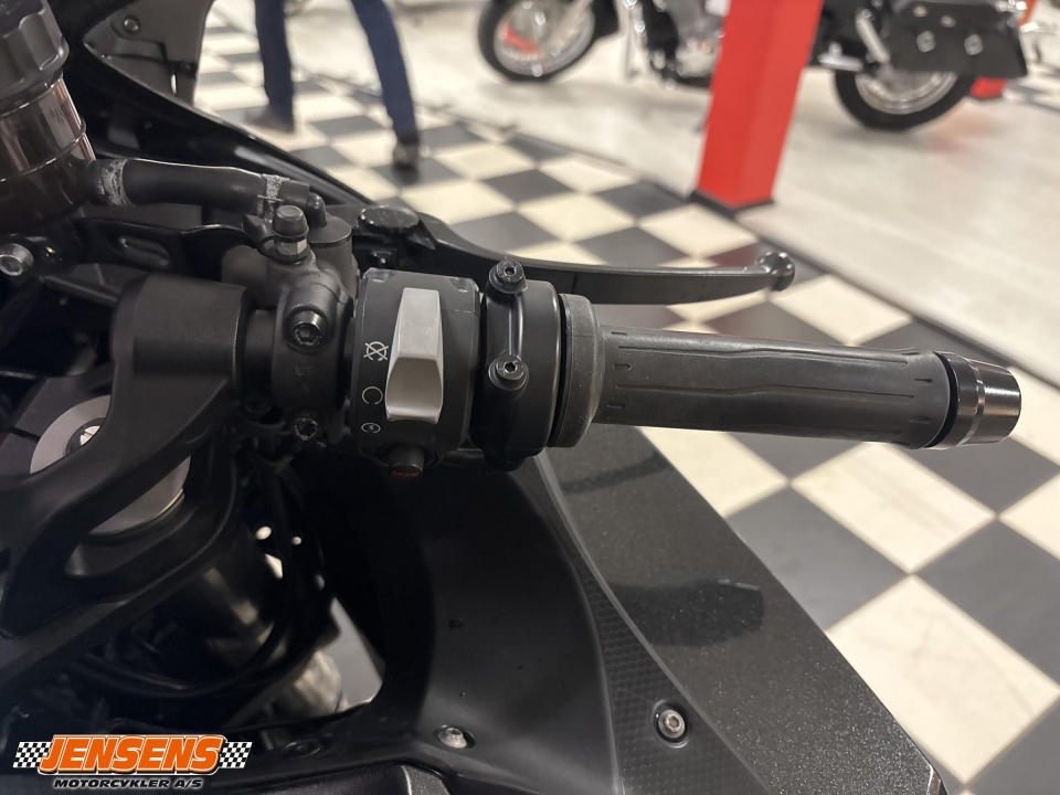Kawasaki H2 SX
