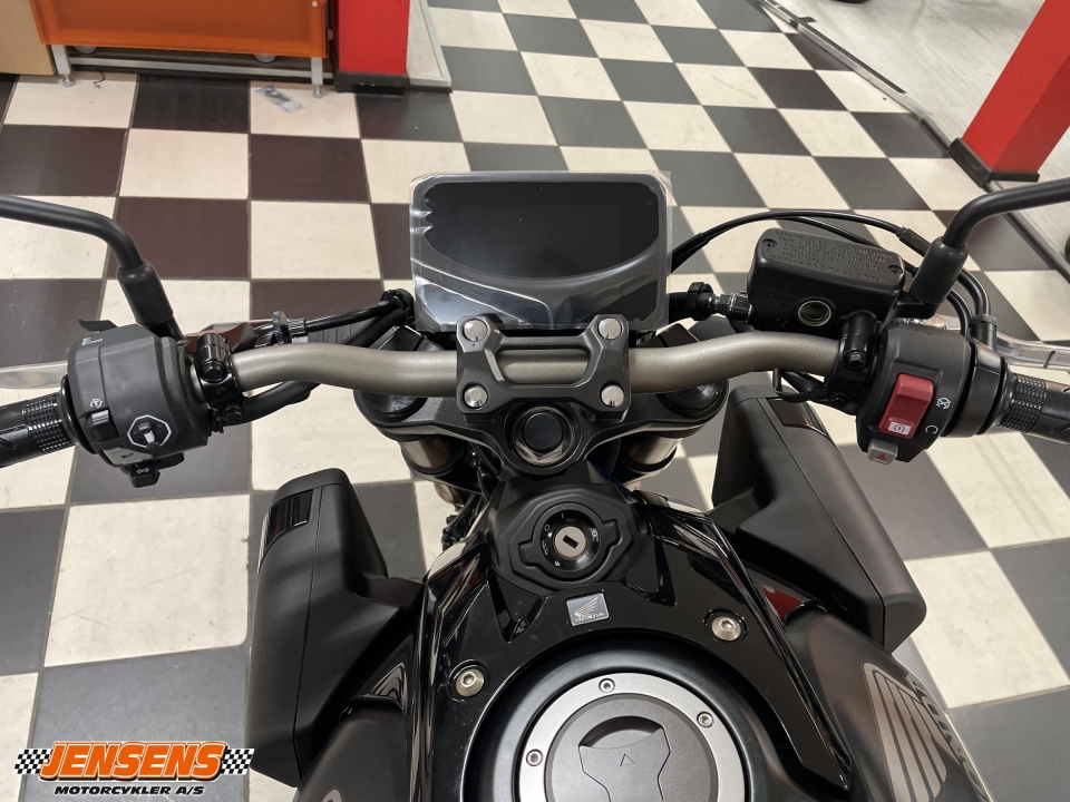Honda CB 650 R E-Clutch