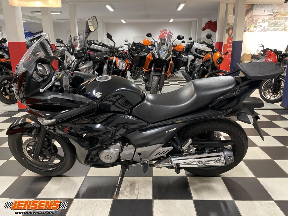 Suzuki GW 250 F