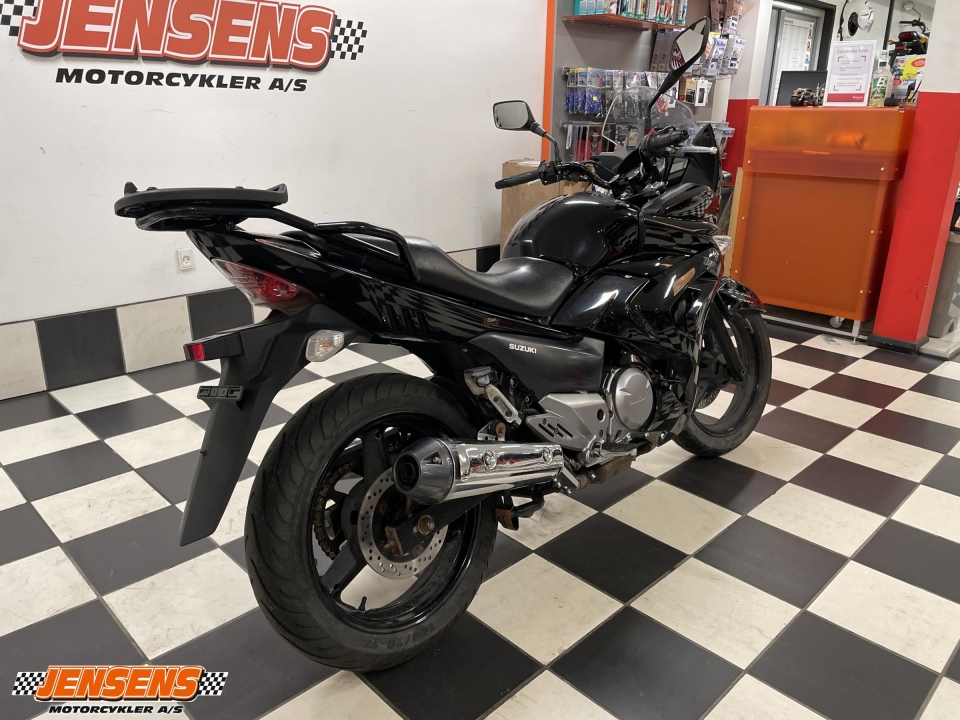 Suzuki GW 250 F