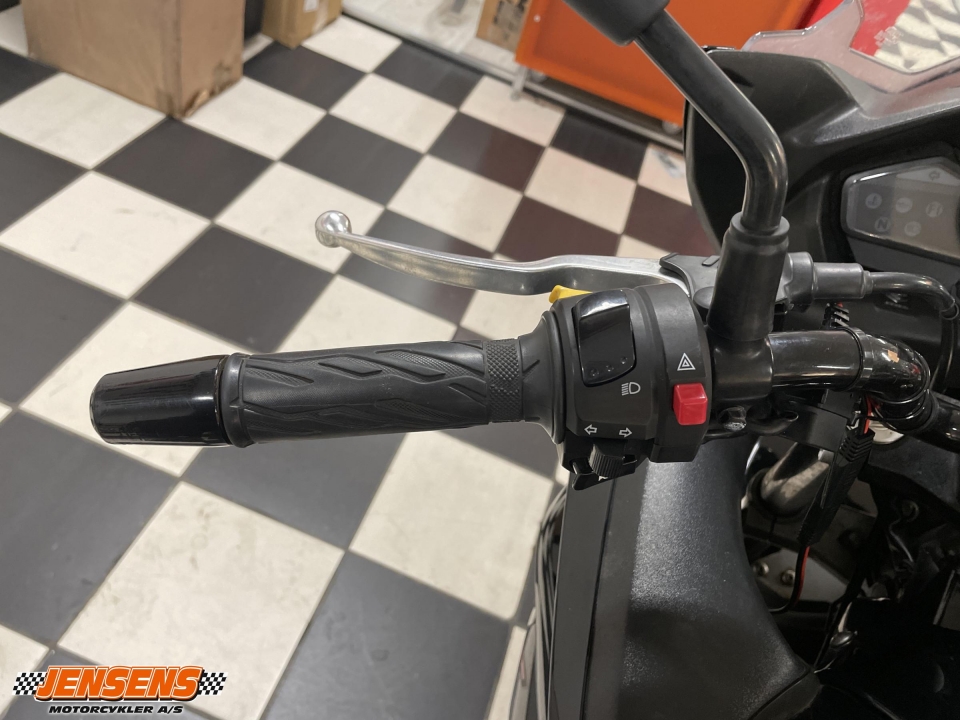 Suzuki GW 250 F