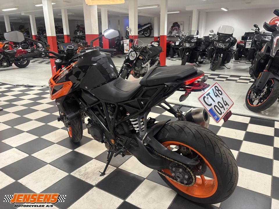 KTM 1290 Super Duke R