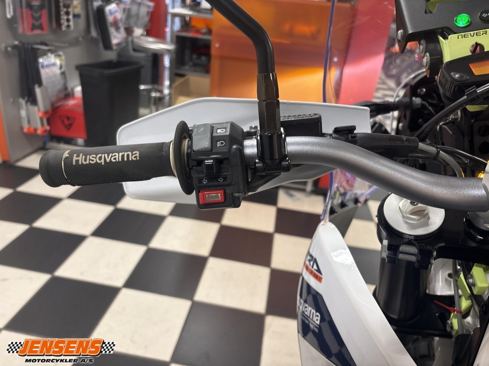 Husqvarna 701 Supermoto
