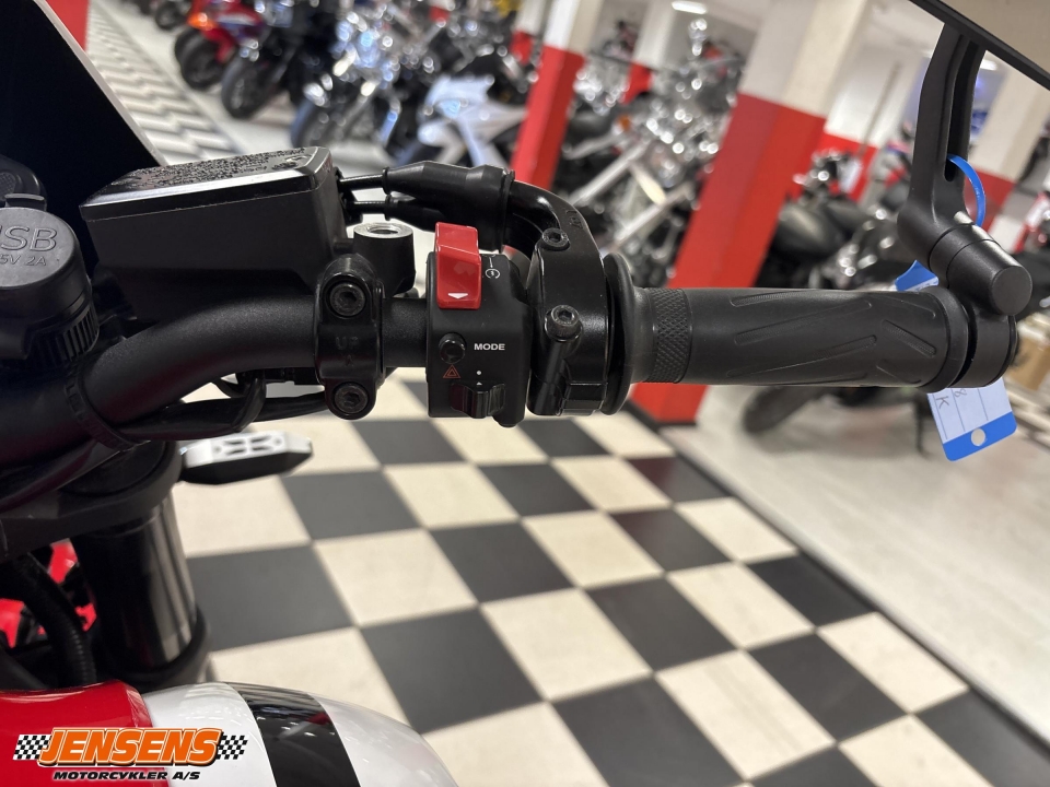 Yamaha XSR 900