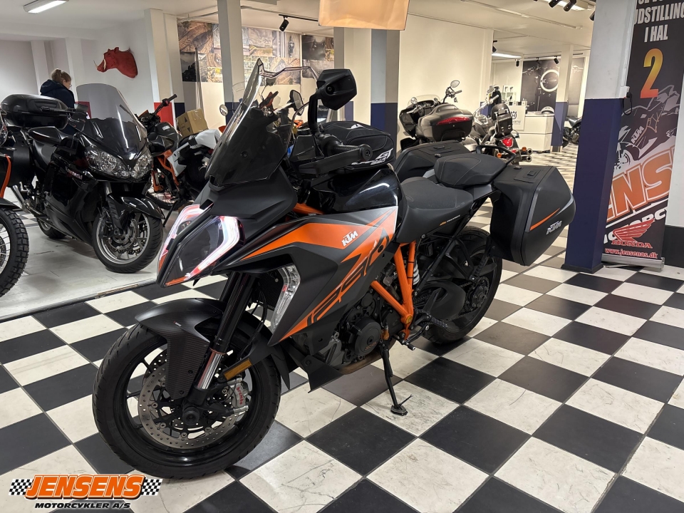 KTM 1290 Super Duke GT