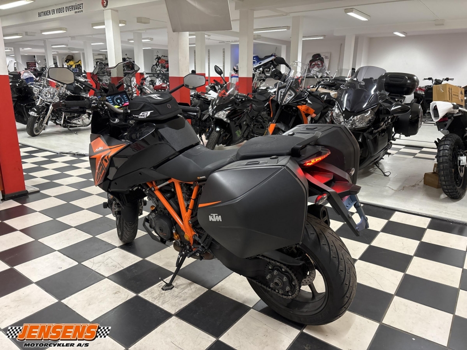 KTM 1290 Super Duke GT