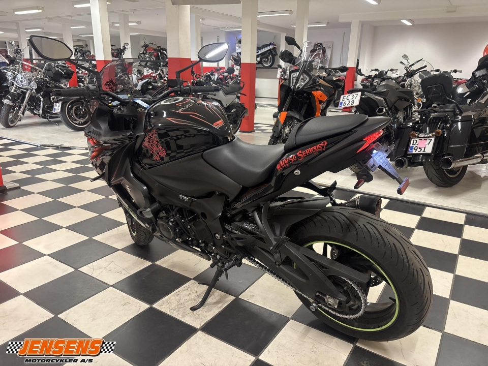Suzuki GSXS 1000 F
