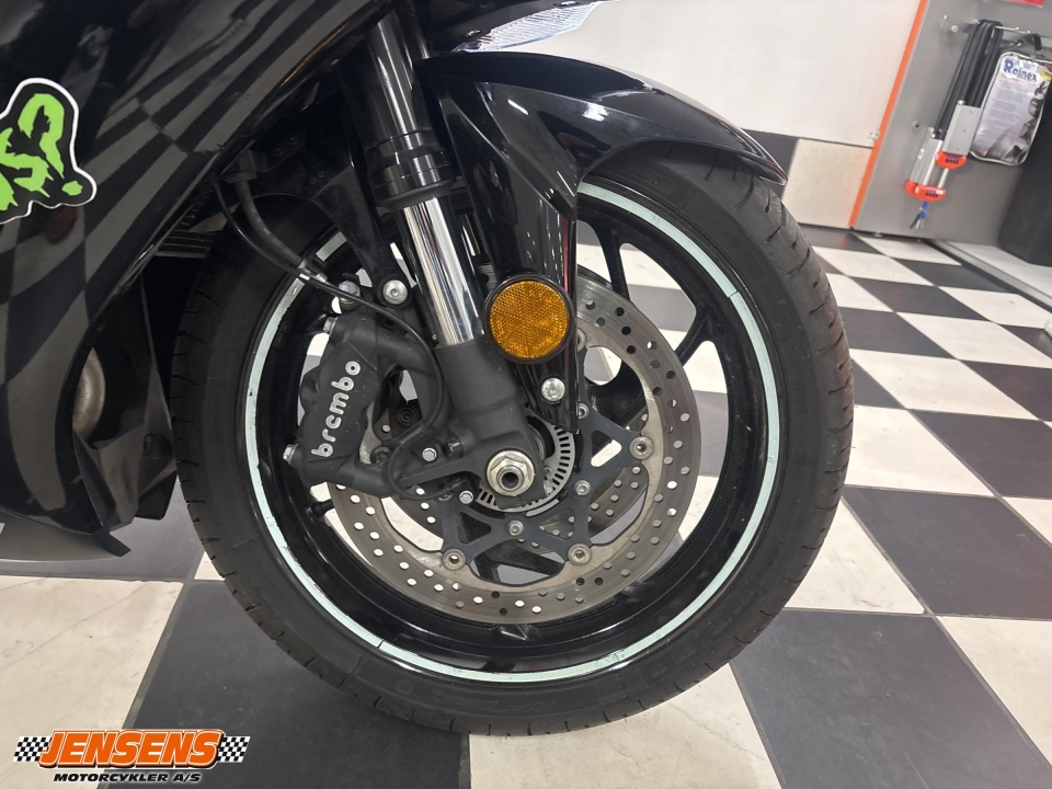 Suzuki GSXS 1000 F