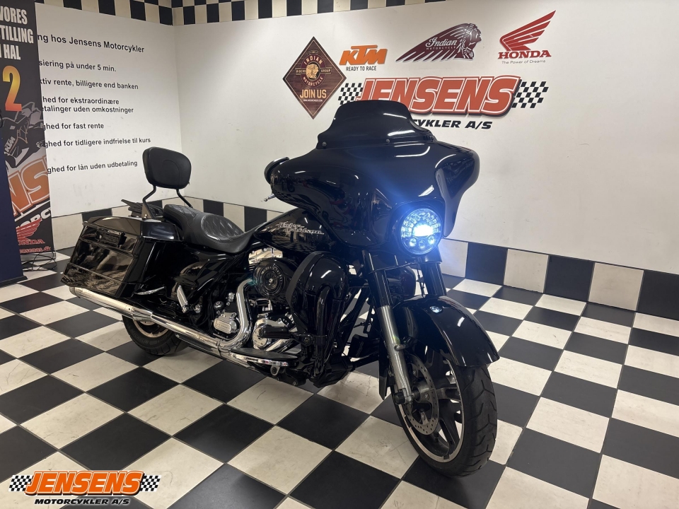 Harley-Davidson FLHX Street Glide