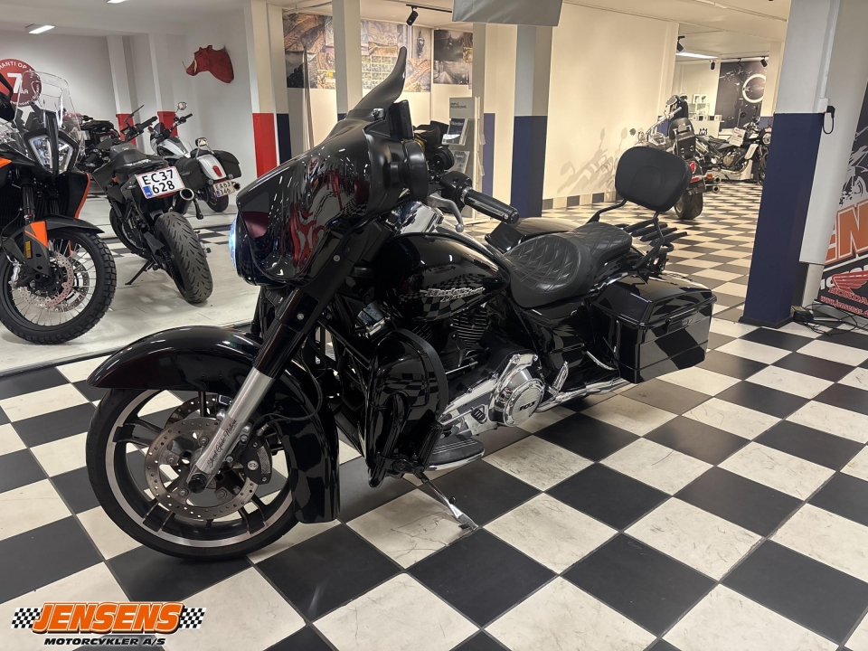 Harley-Davidson FLHX Street Glide