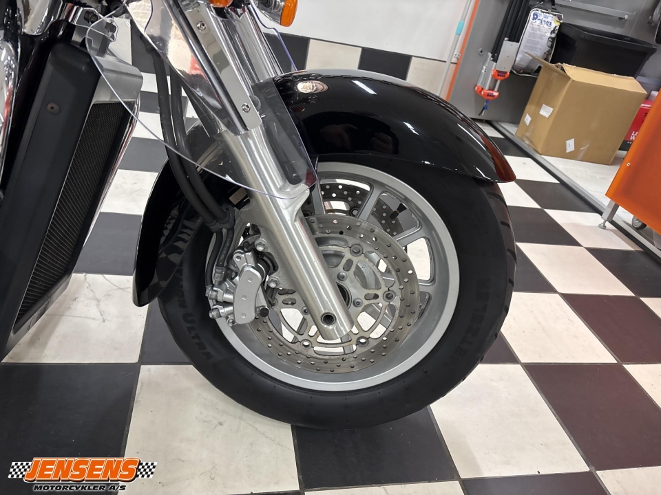 Suzuki VLR 1800