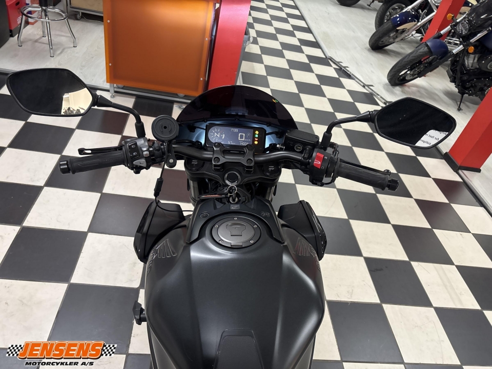 Honda CB 650 R
