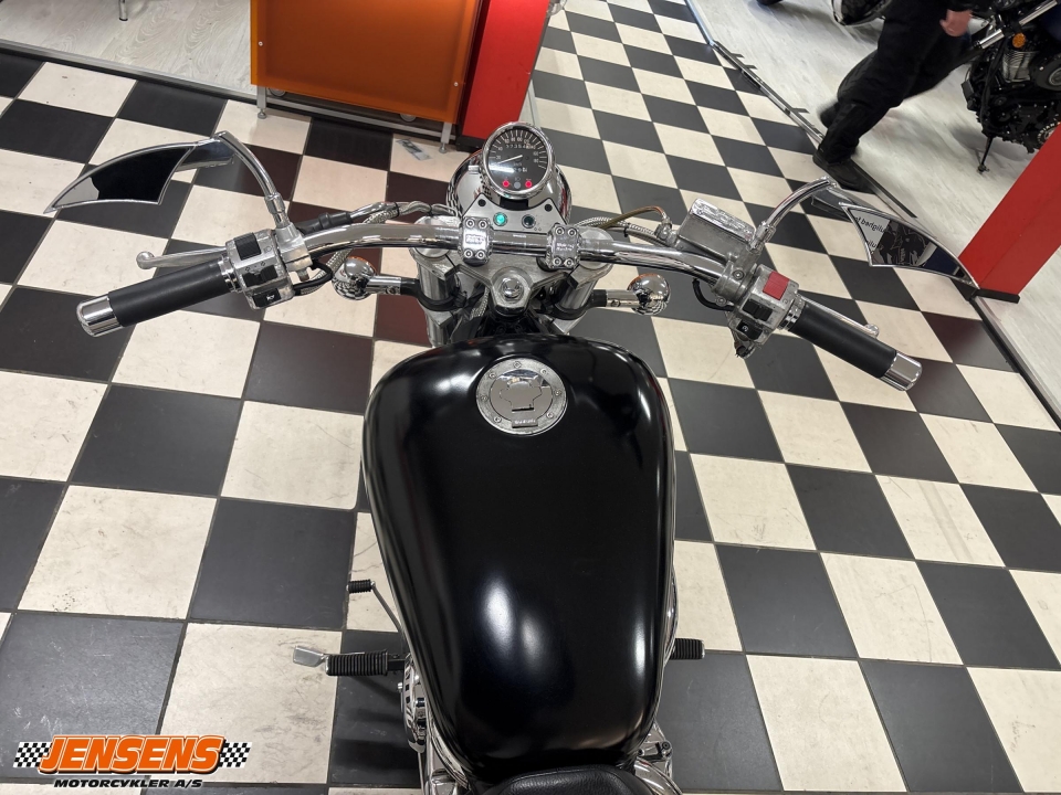 Suzuki VZ 800 Intruder