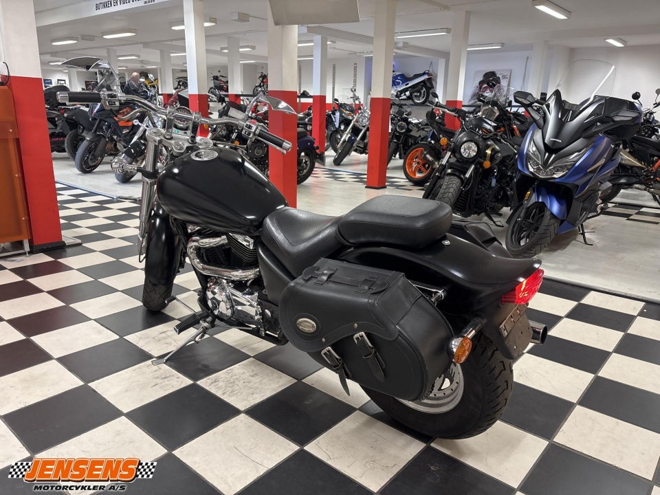 Suzuki VZ 800 Intruder